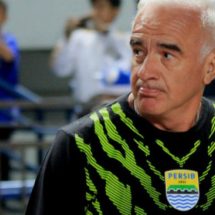 pelatih Persib dulu