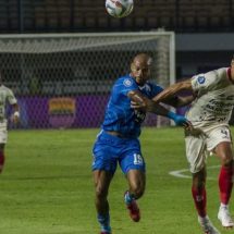pemain Persib vs Bali