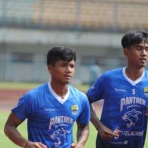 bek kanan Persib