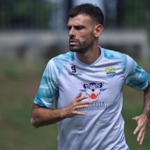 Biodata Pemain Persib Tyronne del Pino