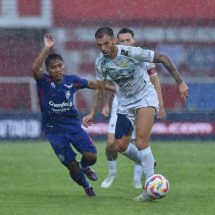 Persib Tundukkan Arema 3-1