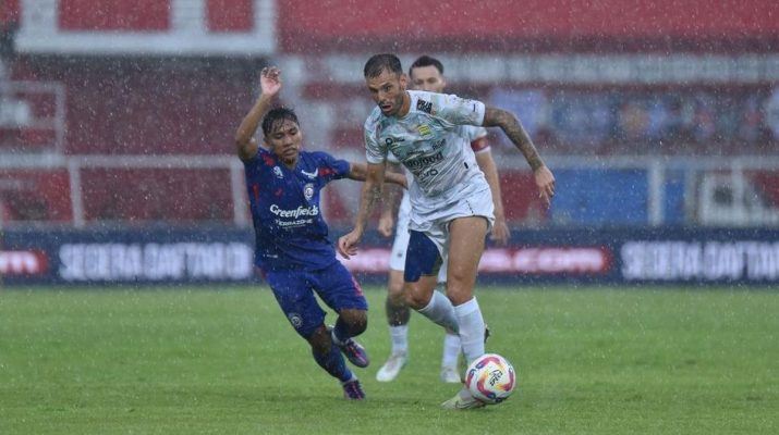 Persib Tundukkan Arema 3-1