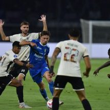 Persib Bandung dan PSM Makassar