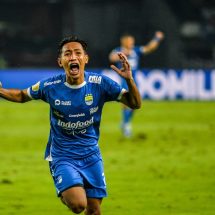 Persib vs PSS Sleman