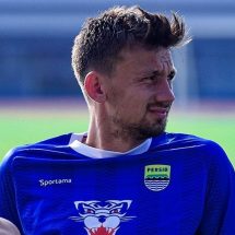 Gelandang Asing Persib