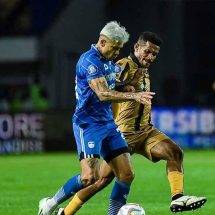 Persib Bandung dan Dewa United