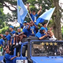 Sejarah Biru: Trophy Tour 2025