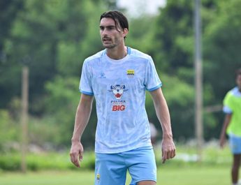 Penyerang Anyar Andrew Patrick Jung