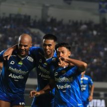 Persib Bandung vs Persebaya Surabaya