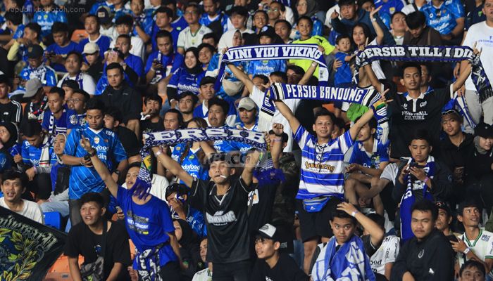 Nobar Biru di CGV PVJ