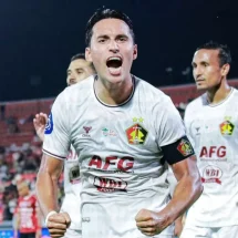 Ezra Walian